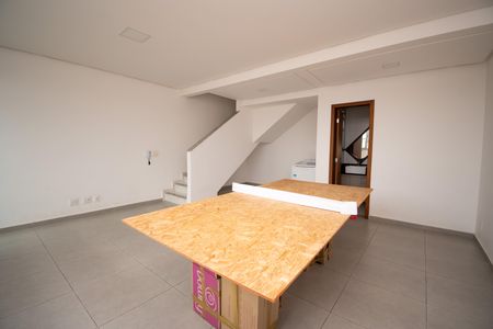 Casa para alugar com 306m², 2 quartos e 2 vagas