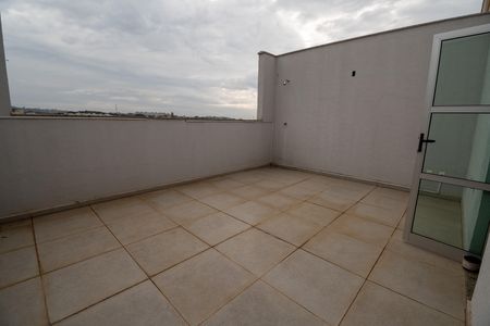 Casa para alugar com 306m², 2 quartos e 2 vagas