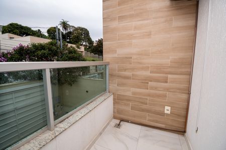 Casa para alugar com 306m², 2 quartos e 2 vagas