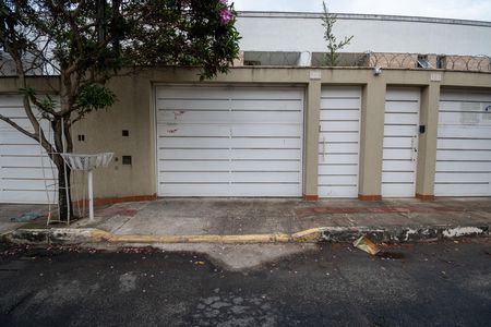 Casa para alugar com 306m², 2 quartos e 2 vagas