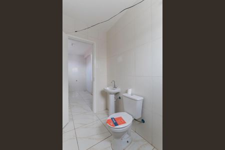 Casa para alugar com 182m², 2 quartos e 1 vaga Casa para alugar com 182m², 2 quartos e 1 vagaBanheiro social