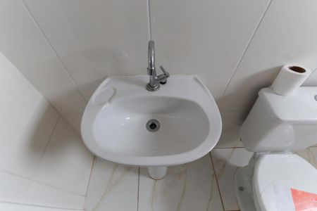 Casa para alugar com 182m², 2 quartos e 1 vaga Casa para alugar com 182m², 2 quartos e 1 vagaBanheiro social