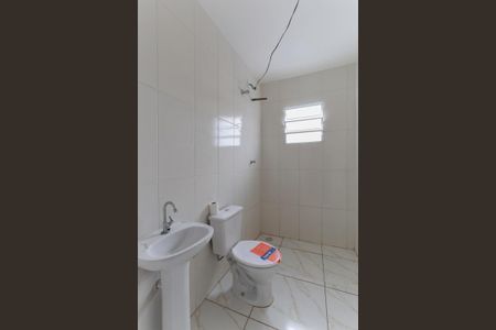 Casa para alugar com 182m², 2 quartos e 1 vaga Casa para alugar com 182m², 2 quartos e 1 vagaBanheiro social
