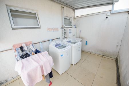 Apartamento para alugar com 27m², 1 quarto e 1 vaga Apartamento para alugar com 27m², 1 quarto e 1 vagaÁrea comum - Lavanderia