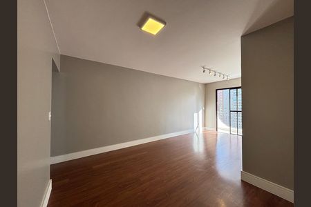 Sala de apartamento para alugar com 3 quartos, 76m² em Vila Olímpia, São Paulo