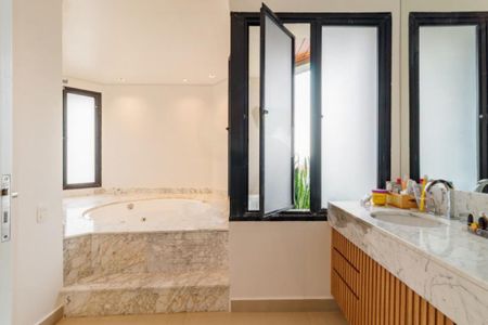 Apartamento à venda com 289m², 3 quartos e 4 vagas