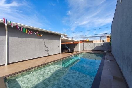 Quintal - Piscina de casa à venda com 3 quartos, 479m² em Jardim dos Oliveiras, Campinas