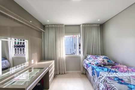 Casa à venda com 479m², 3 quartos e 3 vagas Casa à venda com 479m², 3 quartos e 3 vagasQuarto 2