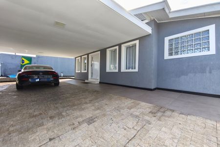 Quintal - Garagem de casa à venda com 3 quartos, 479m² em Jardim dos Oliveiras, Campinas