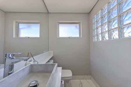 Casa à venda com 479m², 3 quartos e 3 vagas Casa à venda com 479m², 3 quartos e 3 vagasBanheiro de serviço