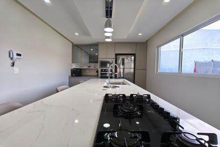 Casa à venda com 479m², 3 quartos e 3 vagas Casa à venda com 479m², 3 quartos e 3 vagasCozinha