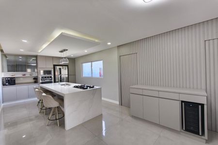 Casa à venda com 479m², 3 quartos e 3 vagas Casa à venda com 479m², 3 quartos e 3 vagasCozinha