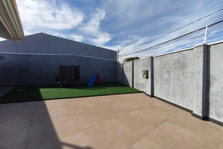 Casa à venda com 479m², 3 quartos e 3 vagas Casa à venda com 479m², 3 quartos e 3 vagasQuintal