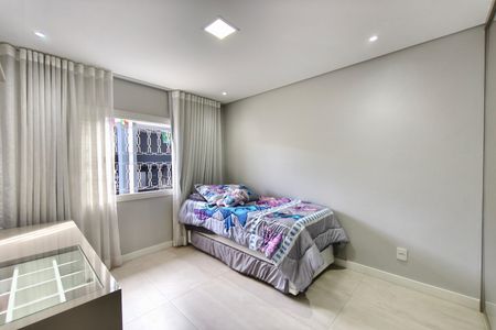 Casa à venda com 479m², 3 quartos e 3 vagas Casa à venda com 479m², 3 quartos e 3 vagasQuarto 2