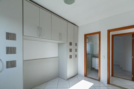 Apartamento para alugar com 70m², 3 quartos e 2 vagas Apartamento para alugar com 70m², 3 quartos e 2 vagasSuíte