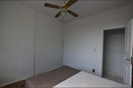 Quarto 1 de apartamento para alugar com 2 quartos, 62m² em Rocha Miranda, Rio de Janeiro