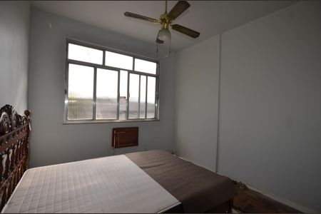 Quarto 1 de apartamento para alugar com 2 quartos, 62m² em Rocha Miranda, Rio de Janeiro