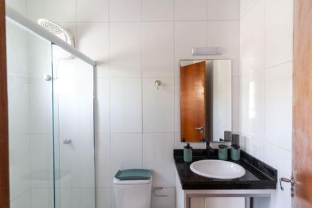 Casa para alugar com 105m², 3 quartos e 2 vagas Casa para alugar com 105m², 3 quartos e 2 vagasBanheiro Suíte