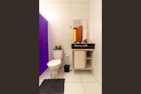Casa para alugar com 105m², 3 quartos e 2 vagas Casa para alugar com 105m², 3 quartos e 2 vagasBanheiro Social