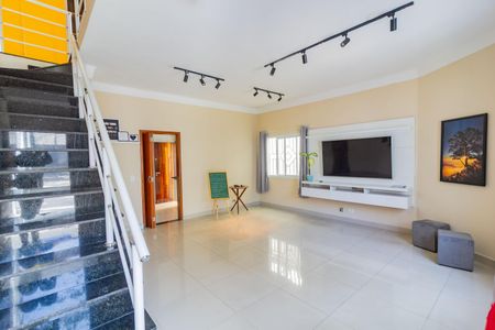 Sala de casa para alugar com 3 quartos, 105m² em Jardim Santa Cruz (campo Grande), São Paulo