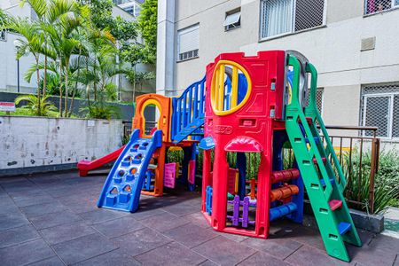 Apartamento à venda com 44m², 2 quartos e 1 vaga Apartamento à venda com 44m², 2 quartos e 1 vagaÁrea comum - Playground