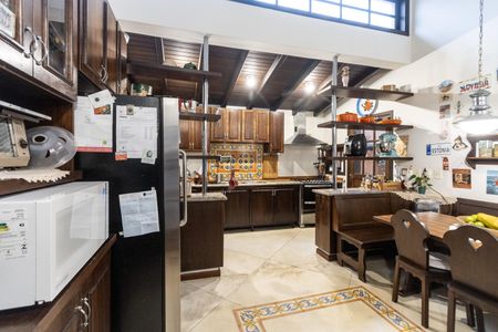 Casa para alugar com 550m², 4 quartos e 4 vagas Casa para alugar com 550m², 4 quartos e 4 vagasCozinha