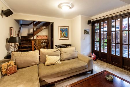 Casa para alugar com 550m², 4 quartos e 4 vagas Casa para alugar com 550m², 4 quartos e 4 vagasEdicula - Sala