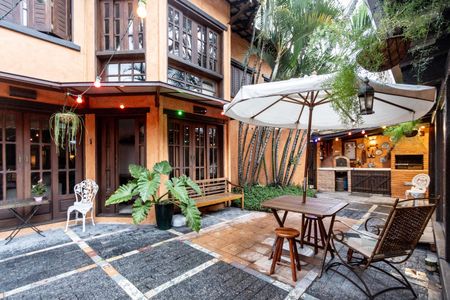Casa para alugar com 550m², 4 quartos e 4 vagas Casa para alugar com 550m², 4 quartos e 4 vagasJardins