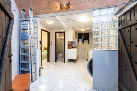 Casa para alugar com 550m², 4 quartos e 4 vagas Casa para alugar com 550m², 4 quartos e 4 vagasÁrea de Serviço