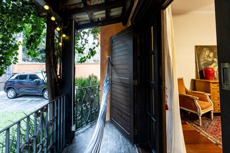 Casa para alugar com 550m², 4 quartos e 4 vagas Casa para alugar com 550m², 4 quartos e 4 vagasVaranda