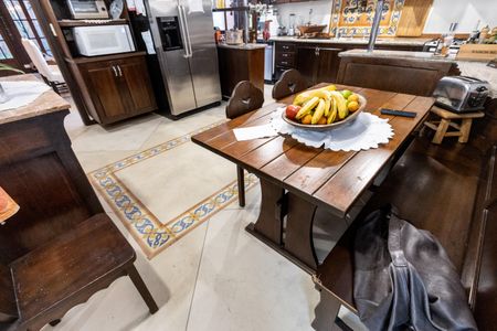 Casa para alugar com 550m², 4 quartos e 4 vagas Casa para alugar com 550m², 4 quartos e 4 vagasCozinha