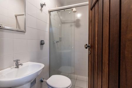 Casa para alugar com 550m², 4 quartos e 4 vagas Casa para alugar com 550m², 4 quartos e 4 vagasBanheiro de Serviço
