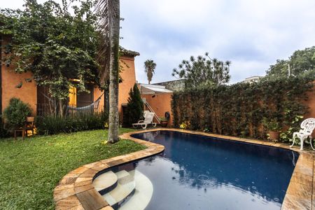 Casa para alugar com 550m², 4 quartos e 4 vagas Casa para alugar com 550m², 4 quartos e 4 vagasPiscina