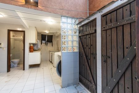Casa para alugar com 550m², 4 quartos e 4 vagas Casa para alugar com 550m², 4 quartos e 4 vagasÁrea de Serviço