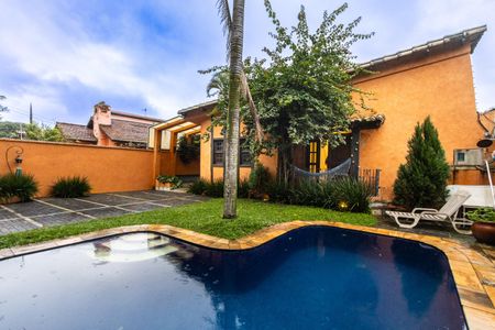 Casa para alugar com 550m², 4 quartos e 4 vagas Casa para alugar com 550m², 4 quartos e 4 vagasPiscina