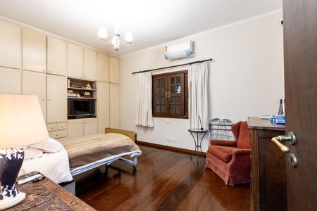 Casa para alugar com 550m², 4 quartos e 4 vagas Casa para alugar com 550m², 4 quartos e 4 vagasQuarto 2