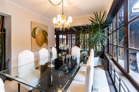 Casa para alugar com 550m², 4 quartos e 4 vagas Casa para alugar com 550m², 4 quartos e 4 vagasSala