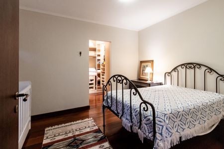 Casa para alugar com 550m², 4 quartos e 4 vagas Casa para alugar com 550m², 4 quartos e 4 vagasEdicula - Quarto 1