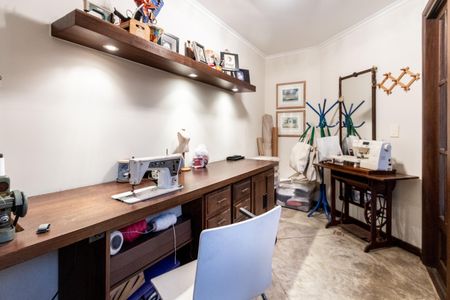 Casa para alugar com 550m², 4 quartos e 4 vagas Casa para alugar com 550m², 4 quartos e 4 vagasAteliê de Costura