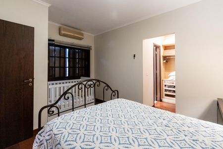 Casa para alugar com 550m², 4 quartos e 4 vagas Casa para alugar com 550m², 4 quartos e 4 vagasEdicula - Quarto 1