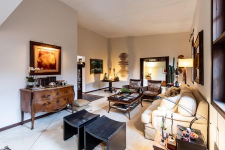 Casa para alugar com 550m², 4 quartos e 4 vagas Casa para alugar com 550m², 4 quartos e 4 vagasSala
