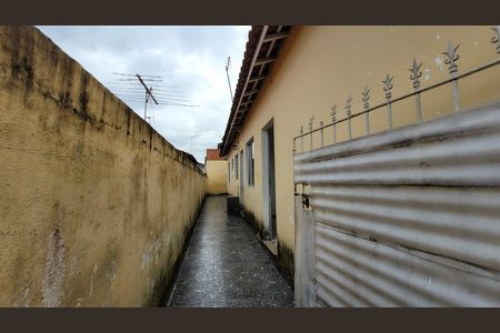 Casa de condomínio para alugar com 65m², 2 quartos e 2 vagasCorredor externo