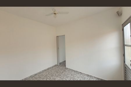 Sala de casa de condomínio para alugar com 2 quartos, 65m² em Vila Ursulina, Itaquaquecetuba