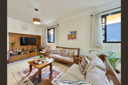 Casa à venda com 150m², 3 quartos e 2 vagas