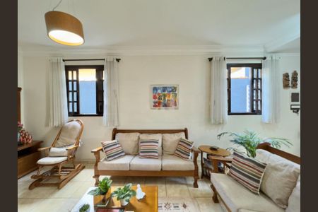 Casa à venda com 150m², 3 quartos e 2 vagas