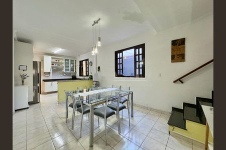 Casa à venda com 150m², 3 quartos e 2 vagas