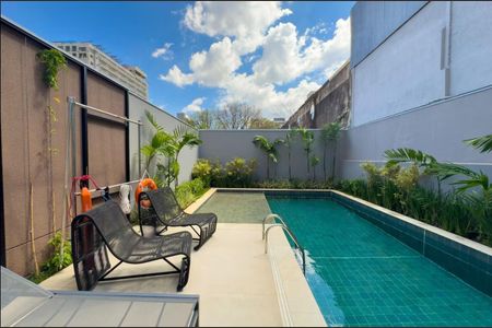 Apartamento à venda com 27m², 1 quarto e sem vaga Apartamento à venda com 27m², 1 quarto e sem vagaPiscina