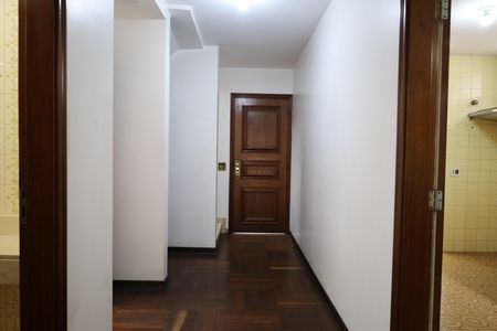 Corredor de casa à venda com 4 quartos, 418m² em Cidade Dutra, São Paulo