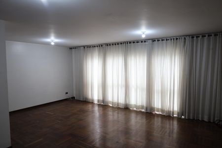 Casa à venda com 4 quartos, 418m² em Cidade Dutra, São Paulo
