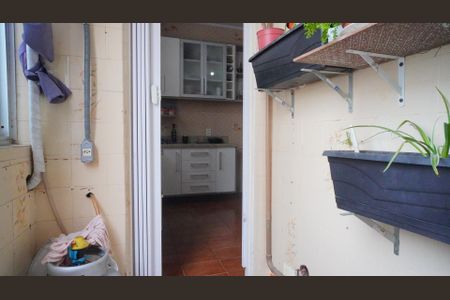 Cozinha e Área de Serviço de apartamento à venda com 3 quartos, 89m² em São João, Porto Alegre